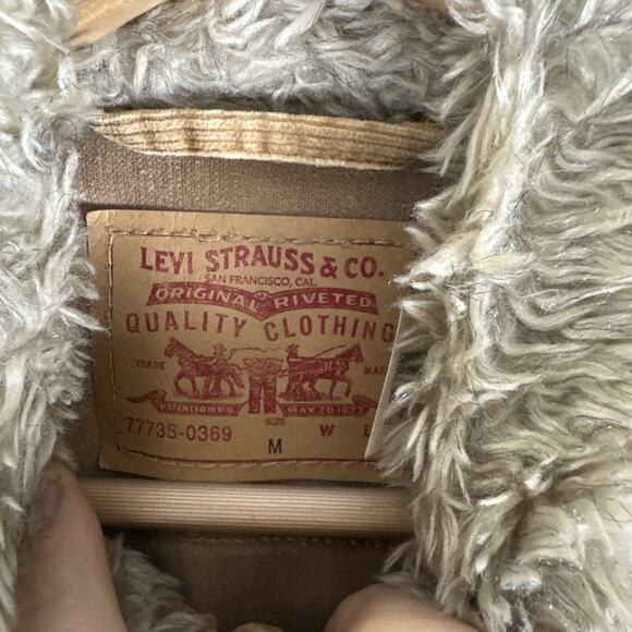 Vtg Levis Jacket Misses M Golden Brown Corduroy Type 3 Trucker Faux Fur Collar - Picture 6 of 11